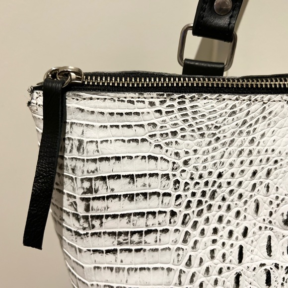 Polonia Cruz Leather Bag / Backpack. White With Black - Picture 4 of 15